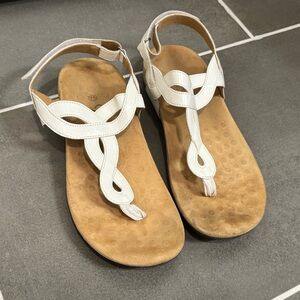 🩴 ATHLEFIT White Braided Sandals – Size 7.5